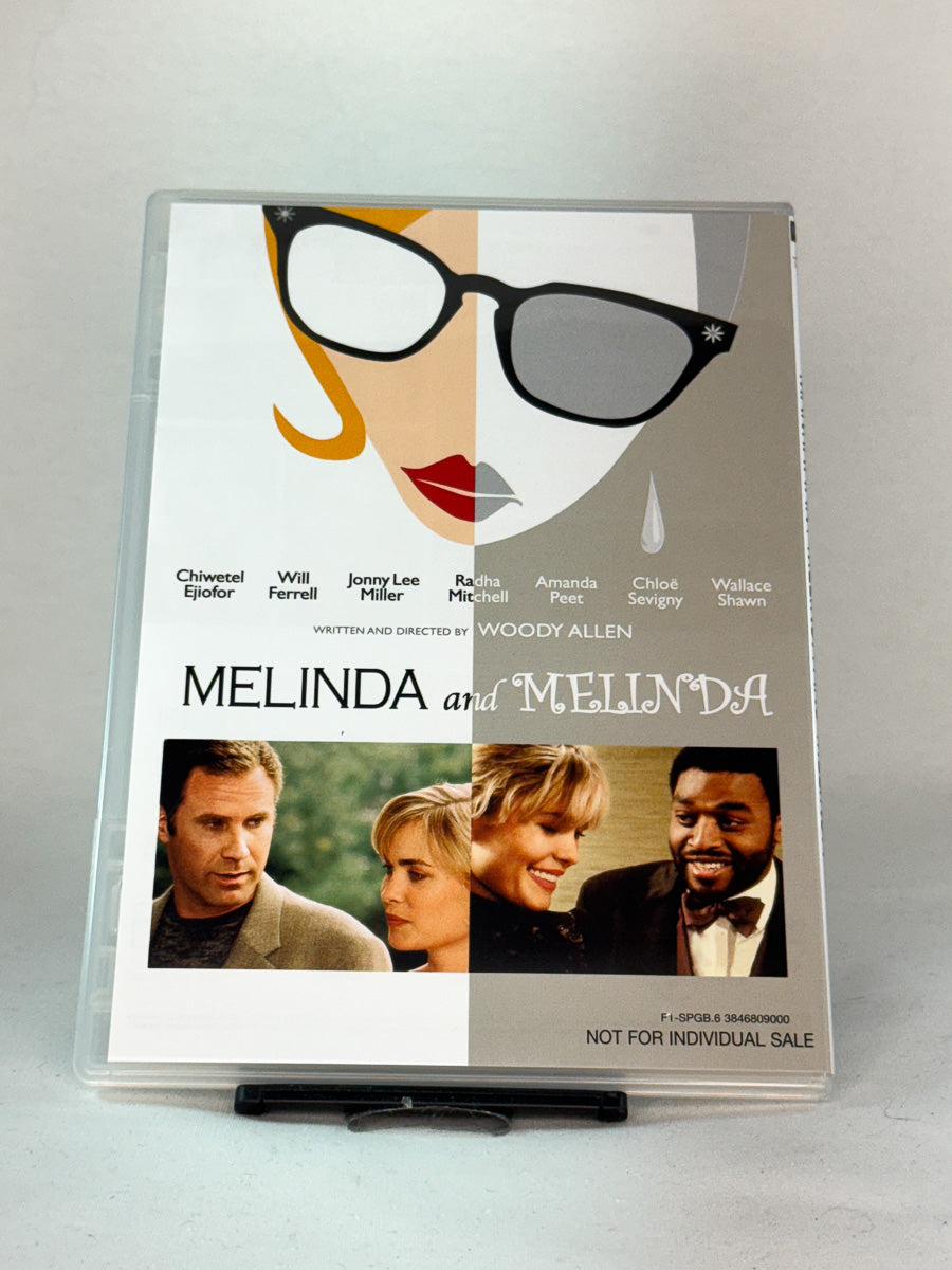 Forside av DVD-cover til Melinda and Melinda – moderne komedie-drama av Woody Allen med Will Ferrell, Chloë Sevigny og Radha Mitchell, brukt DVD hos Brukbar Film.