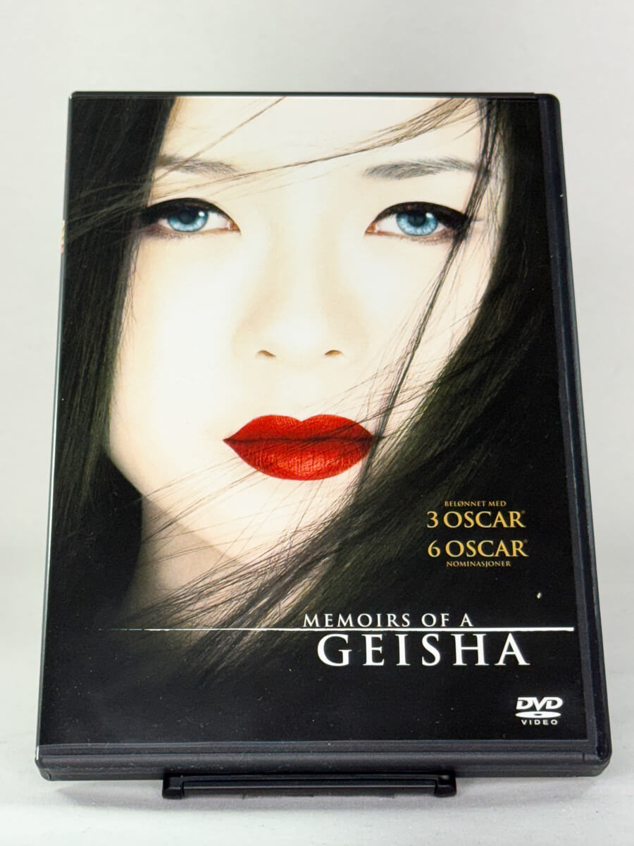 Forside av DVD-cover til filmen Memoirs of a Geisha, bruktfilm hos nettbutikken Brukbar Film