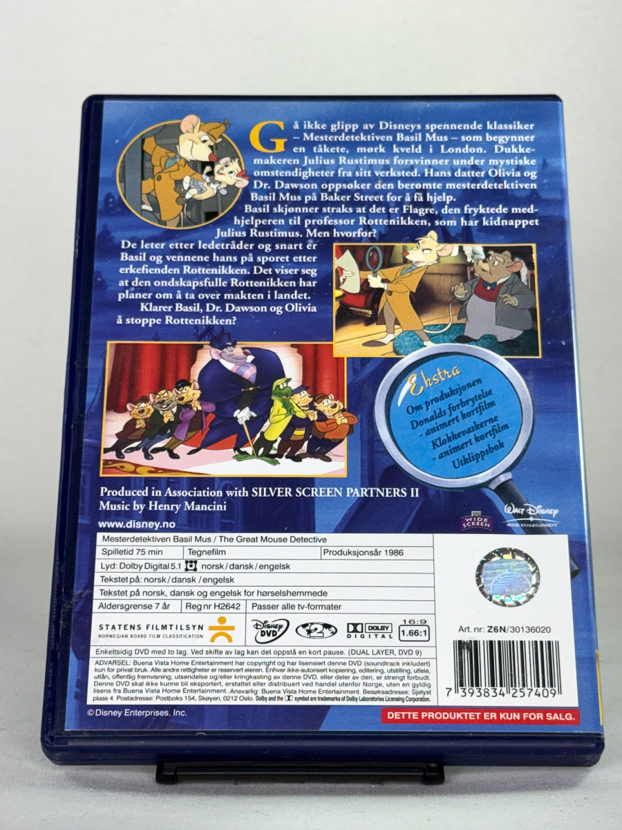 DVD-bakside til filmen Mesterdetektiven Basil Mus
Baksiden viser info, spesifikasjoner og eventuell ekstratekst – produktbilde fra nettbutikken Brukbar Film