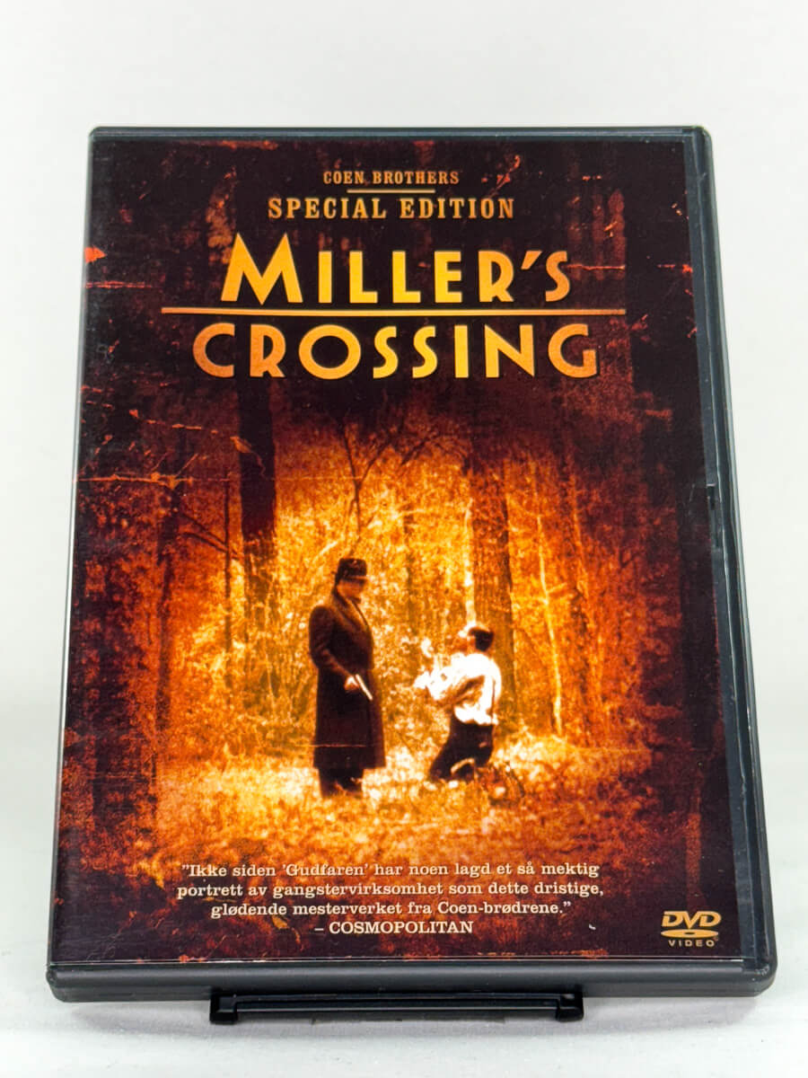 DVD-forside til filmen Miller's Crossing
Originalt cover brukt for produktbilde i nettbutikken Brukbar Film