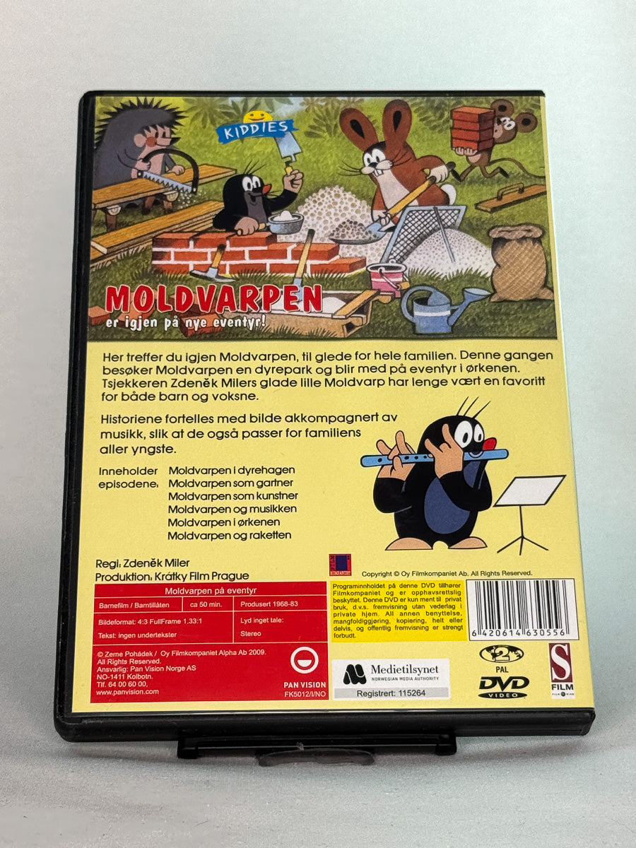 Bakside av DVD-cover til Moldvarpen på eventyr – animert klassiker for barn og familier – original brukt DVD fra S Film hos Brukbar Film.