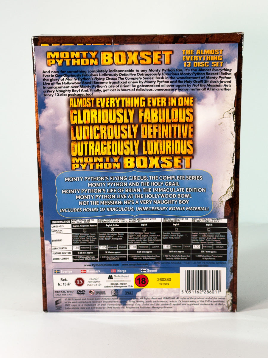 Bakside av cover til Monty Python Boxset, bruktfilm på DVD hos Brukbar Film