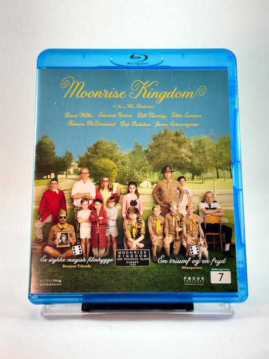 Moonrise Kingdom – forside av Blu-ray-cover, Wes Anderson-film med særegen stil, bruktfilm hos Brukbar Film