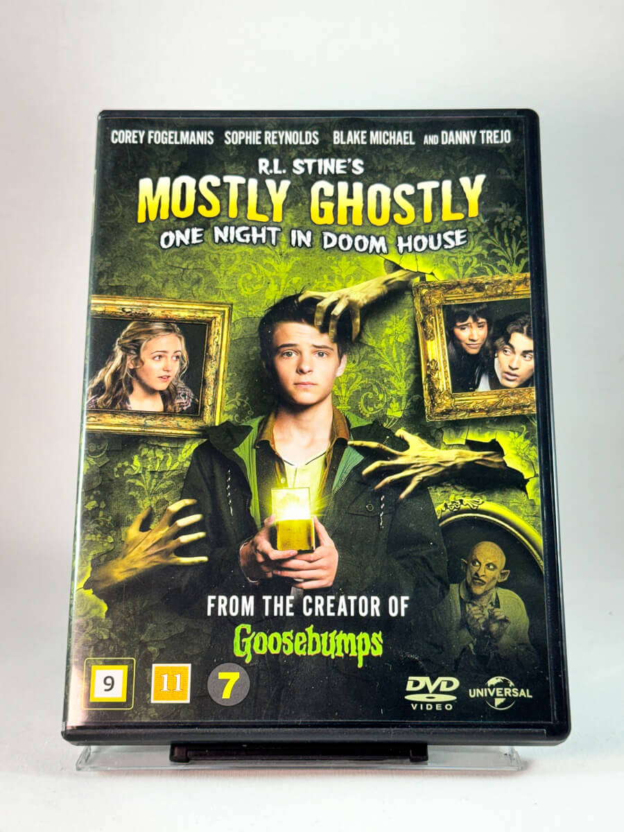 Forside av cover til Mostly Ghostly: One Night in Doom House, bruktfilm hos nettbutikken Brukbar Film