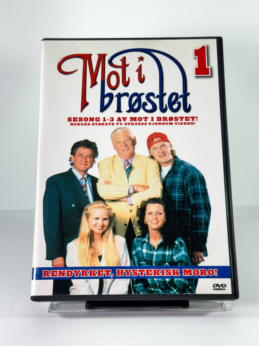 Forside av cover til Mot i brøstet 1 sesong 1-3, bruktfilm hos nettbutikken Brukbar Film