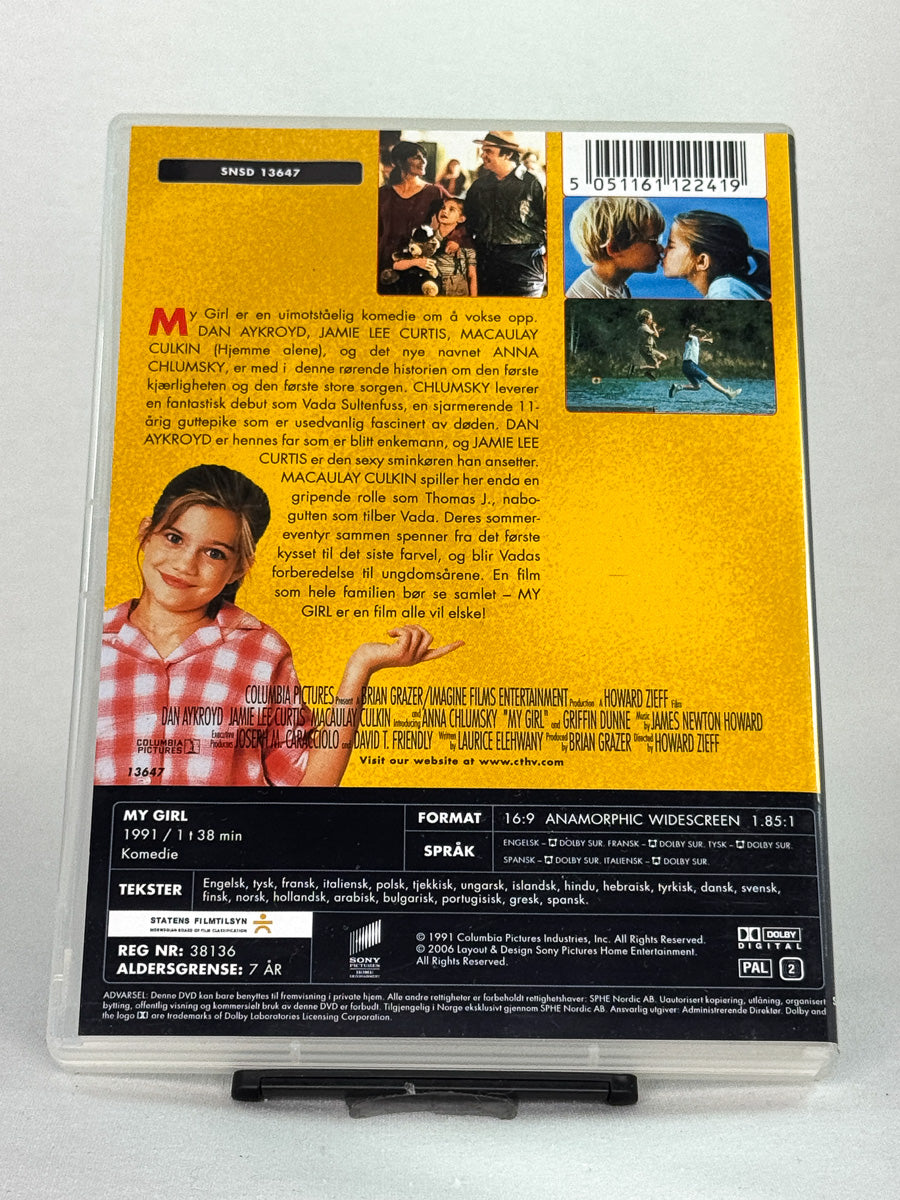Bakside av DVD-cover til My Girl, brukt klassisk familiefilm på DVD med autentisk baksidebilde hos Brukbar Film.