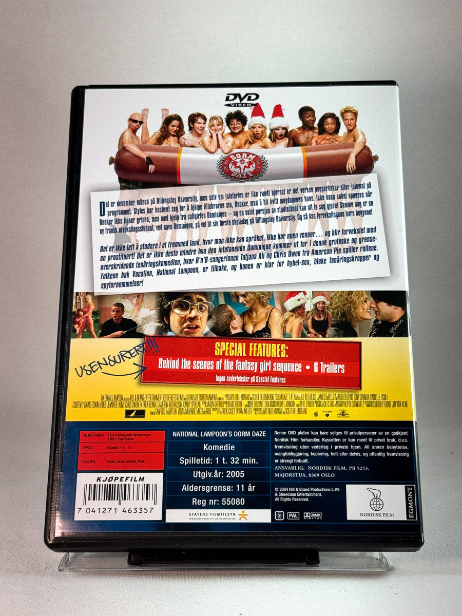 Bakside av cover til National Lampoon Presents – Dorm Daze, bruktfilm på DVD hos Brukbar Film