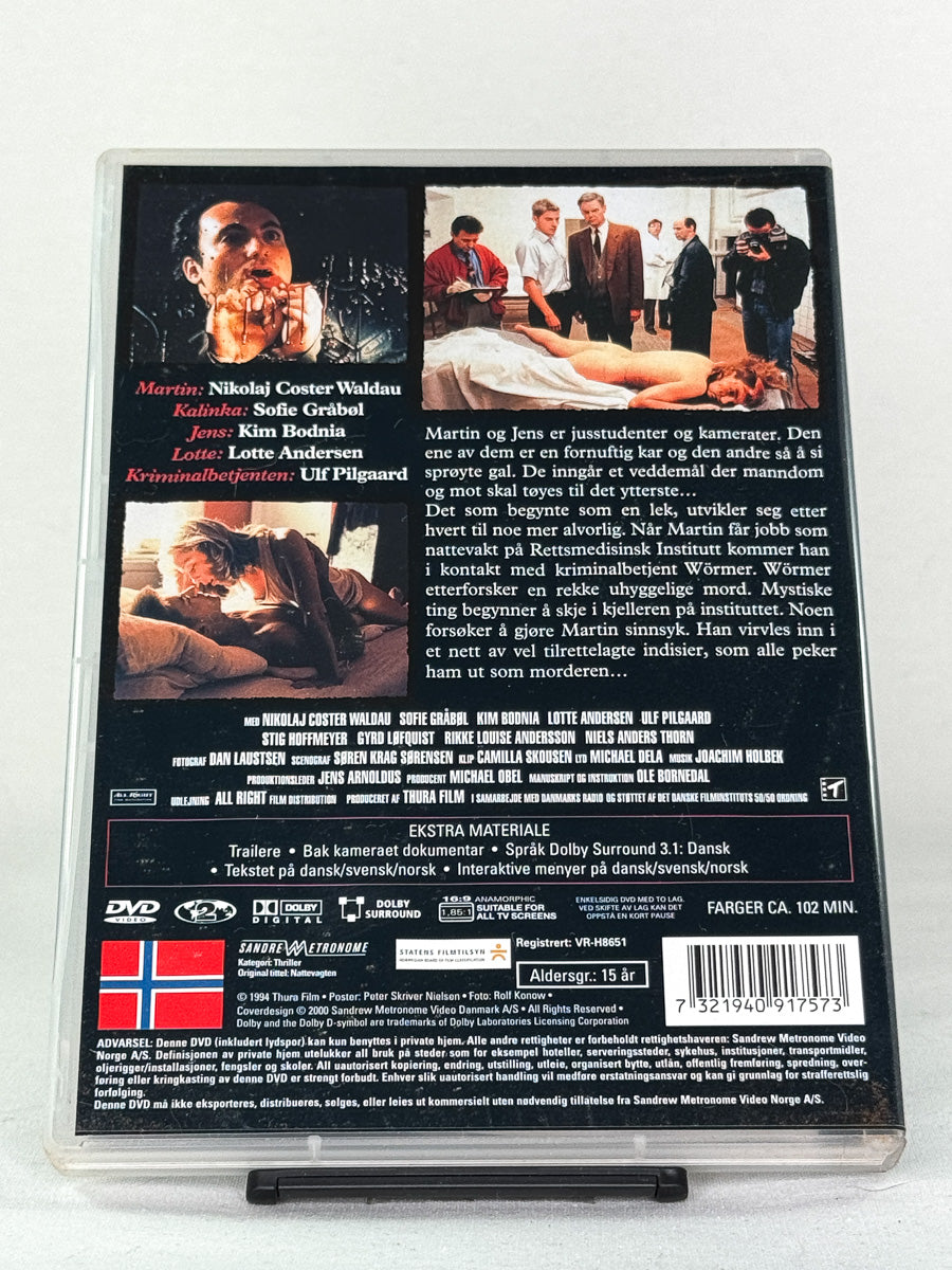 DVD-bakside til filmen Nattevakten
Baksiden viser info, spesifikasjoner og eventuell ekstratekst – produktbilde fra nettbutikken Brukbar Film
