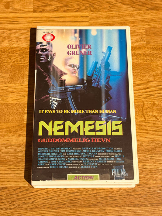 Forside av cover til Nemesis – Guddommelig hevn på VHS