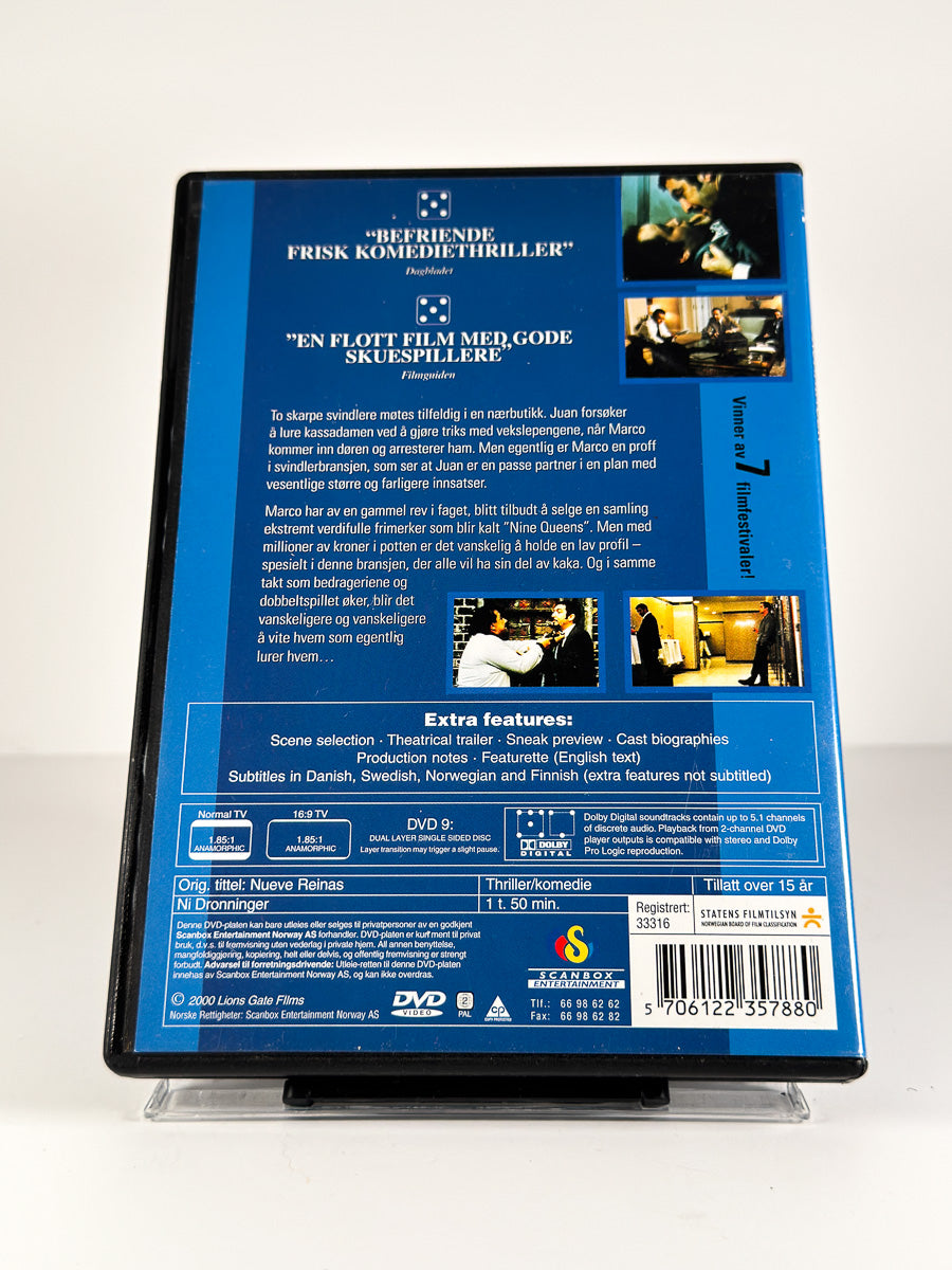 Bakside av cover til Ni dronninger på DVD