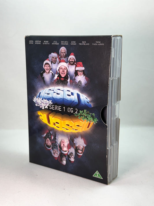 Forside av DVD-cover til Nissene på låven – Serie 1 og 2, bruktfilm hos nettbutikken Brukbar Film