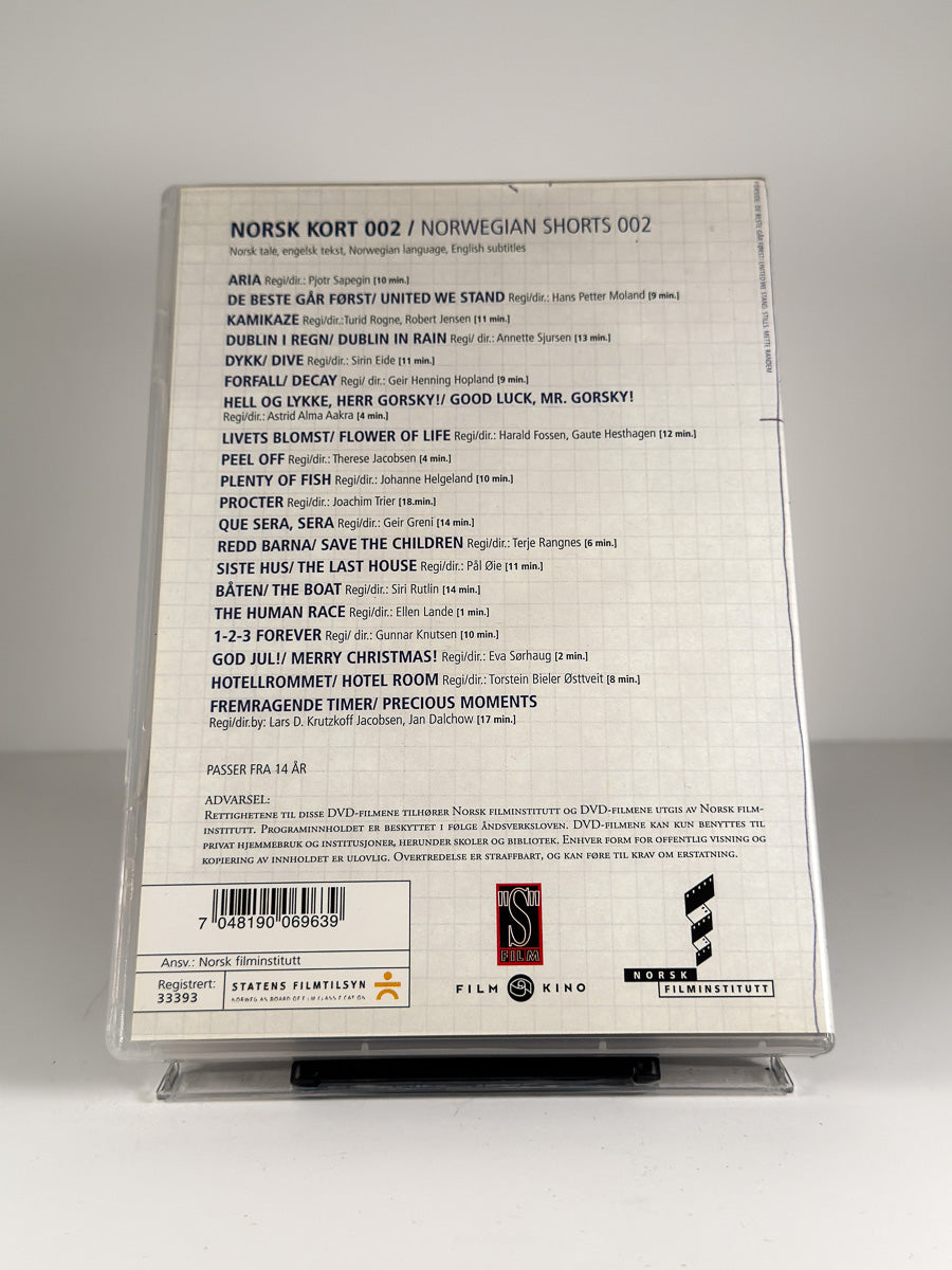 Bakside av cover til Norsk kort 002 på DVD