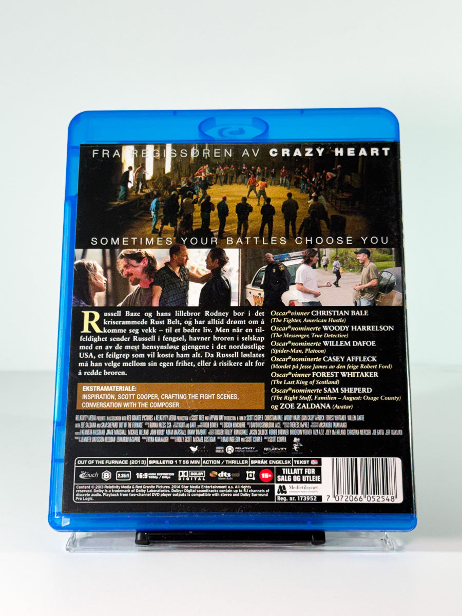 Bakside av cover til Øye for øye: Out of the Furnace på Blu-ray