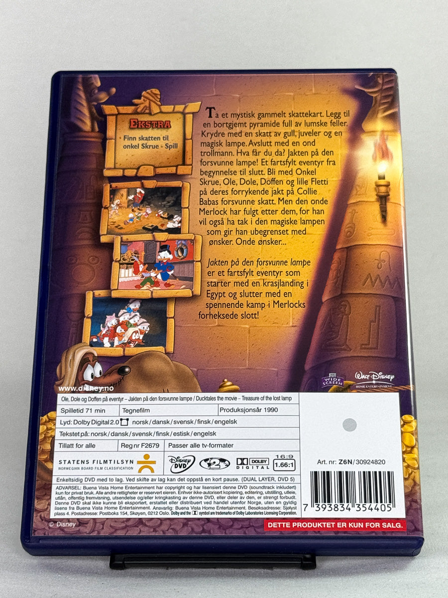 DVD-bakside til filmen Ole, Dole og Doffen På Eventyr: Jakten på den forsvunne lampe
Baksiden viser info, spesifikasjoner og eventuell ekstratekst – produktbilde fra nettbutikken Brukbar Film