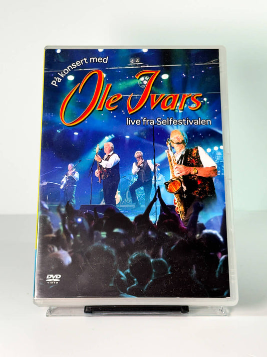 Forside av cover til Ole Ivars – Live fra Selfestivalen, bruktfilm hos nettbutikken Brukbar Film 