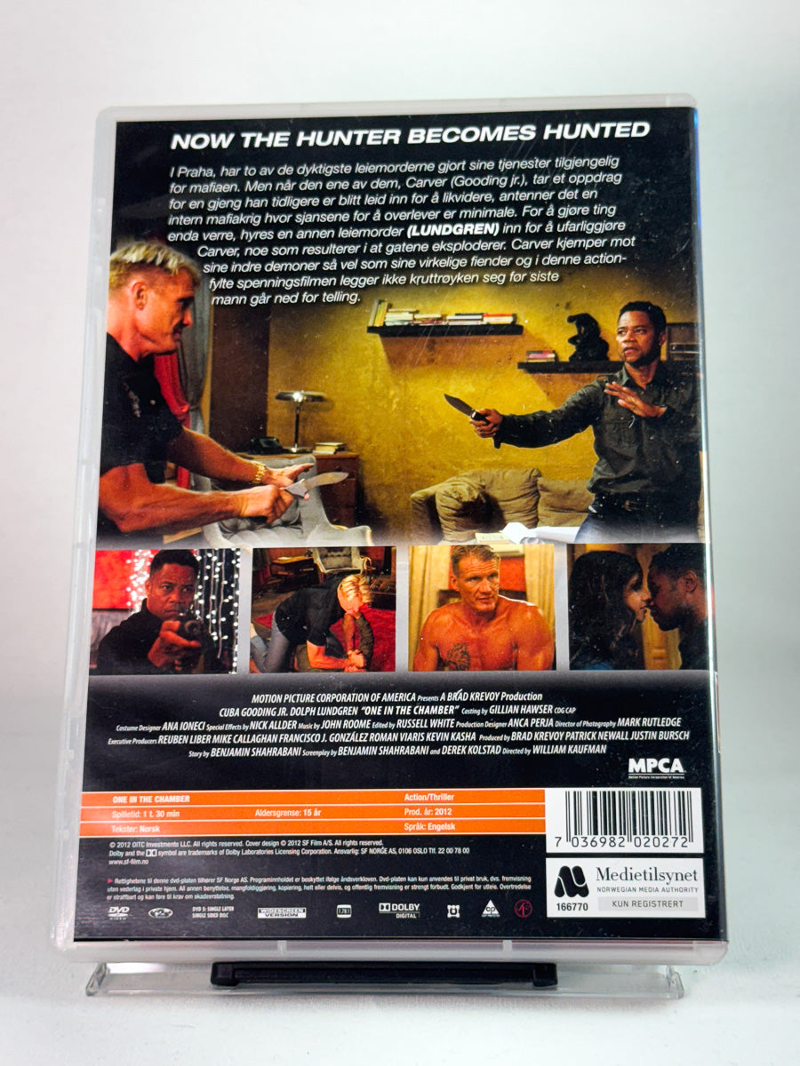 Bakside av DVD-cover til One in the Chamber, bruktfilm hos nettbutikken Brukbar Film