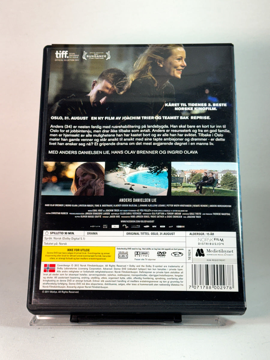 Bakside av DVD-coveret til Oslo, 31. august, bruktfilm hos nettbutikken Brukbar Film