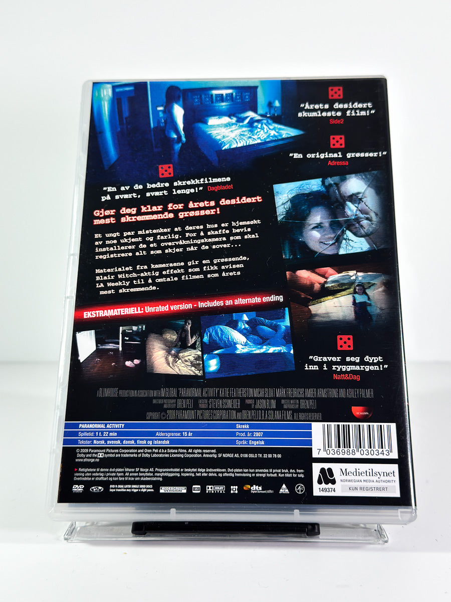 Bakside av cover til Paranormal Activity på DVD