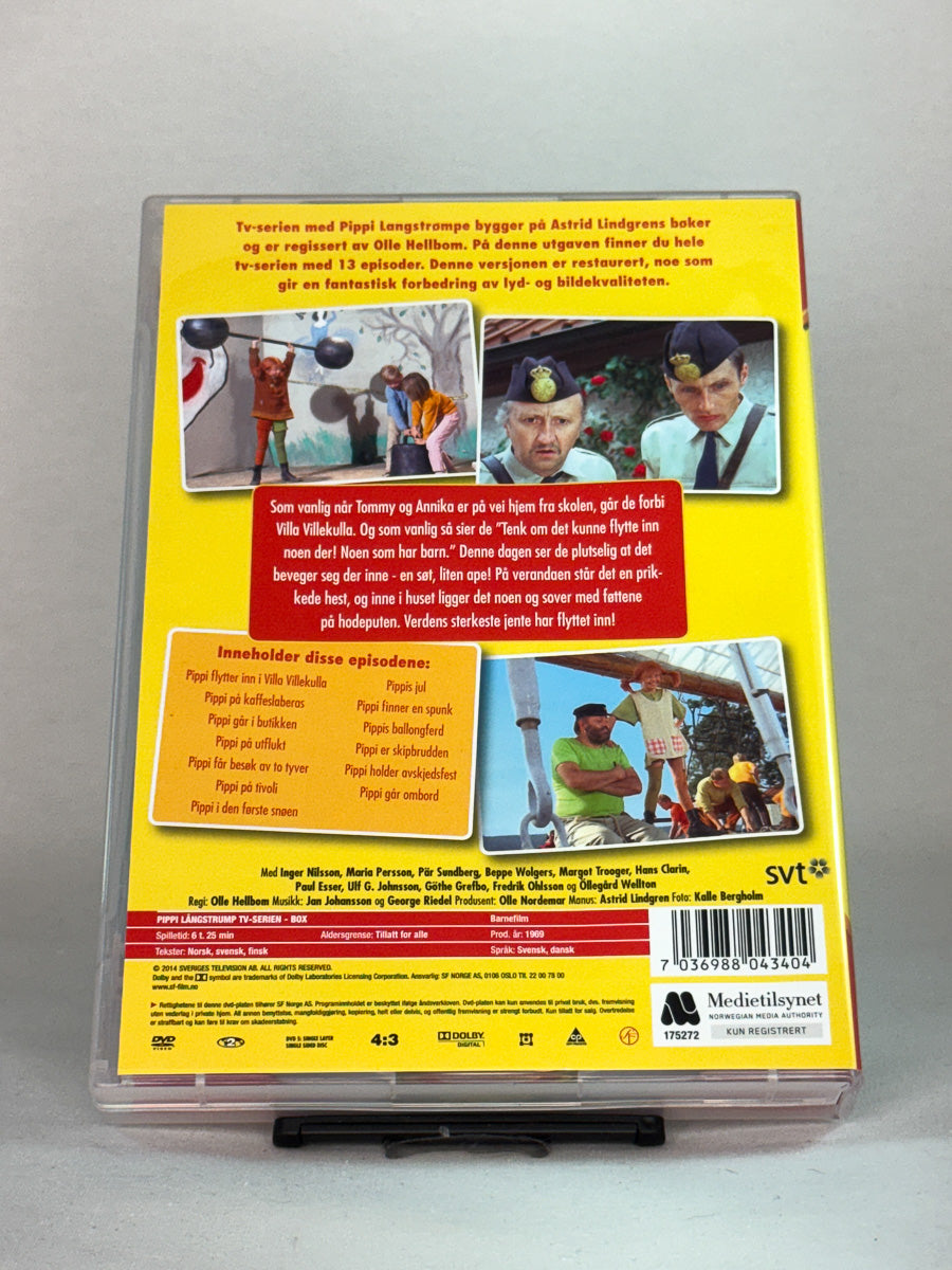 Bakside av DVD-cover til Pippi Langstrømpe – Astrid Lindgrens klassiske TV-serie i digitalt restaurert utgave, brukt DVD fra Brukbar Film