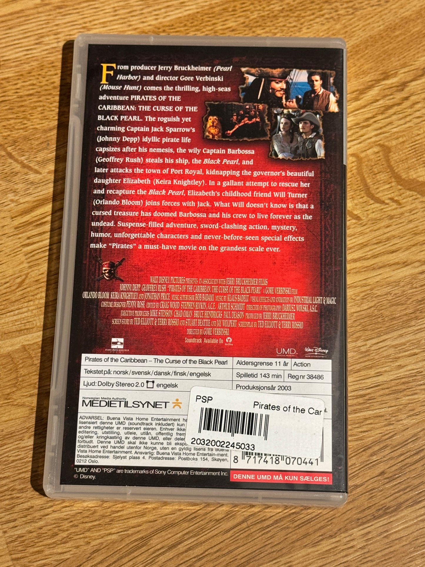 Bakside av cover til Pirates of the Caribbean: The Curse of the Black Pearl, PSP UMD-utgivelse
