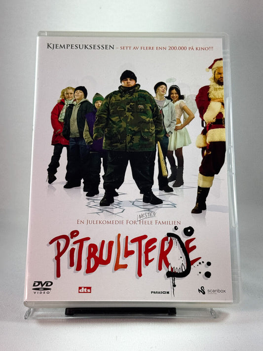 Forside av filmcover til Pitbullterje, brukt DVD med norsk familiefilm hos Brukbar Film