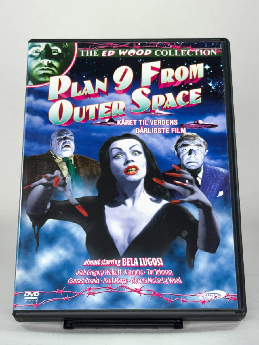 DVD-forside til filmen Plan 9 From Outer Space
Originalt cover brukt for produktbilde i nettbutikken Brukbar Film