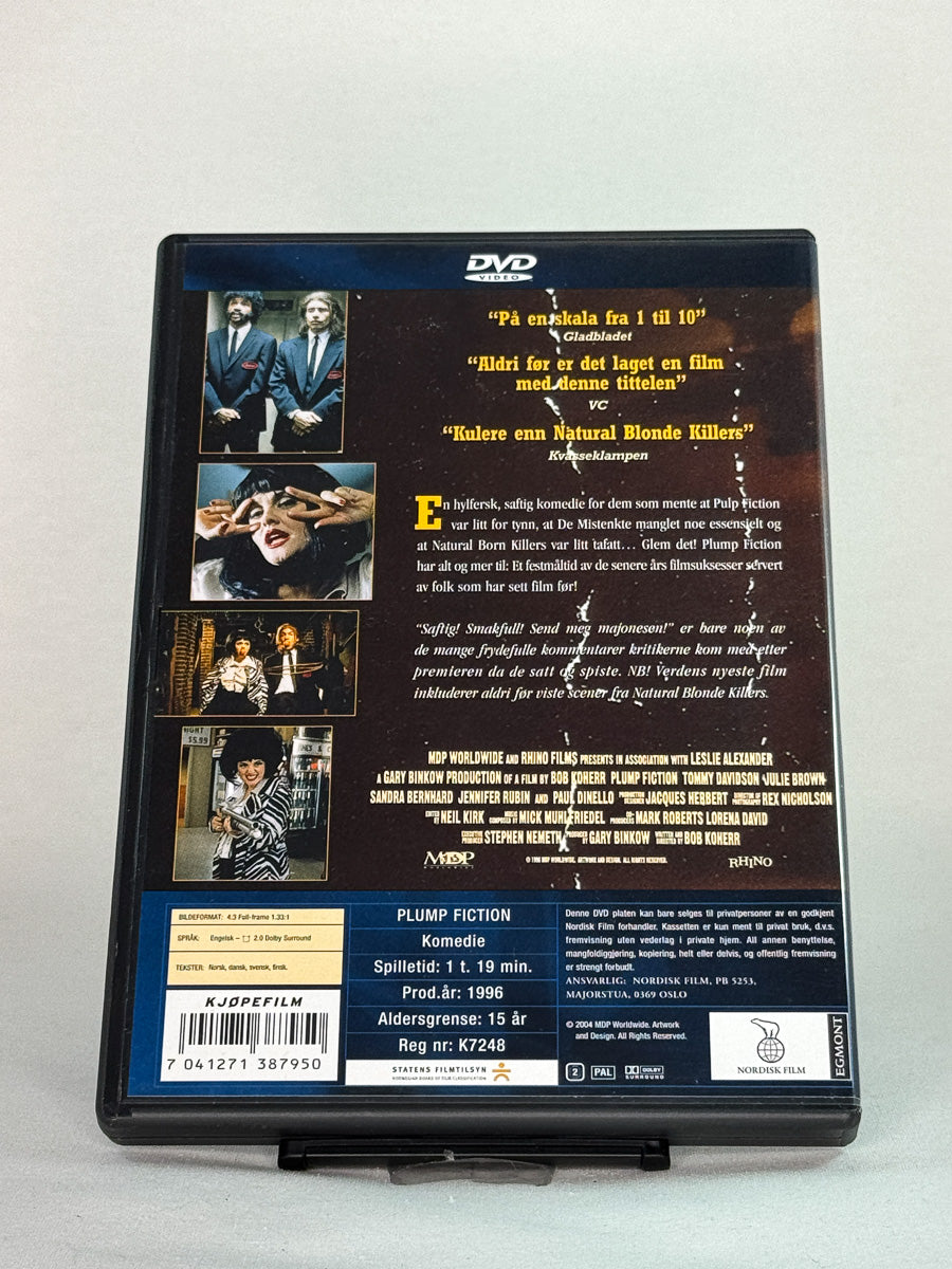 plump-fiction-dvd-cover-bakside
Bakside av DVD-cover for Plump Fiction – brukt kultfilm og parodifilm på DVD, originalutgivelse tilgjengelig hos Brukbar Film