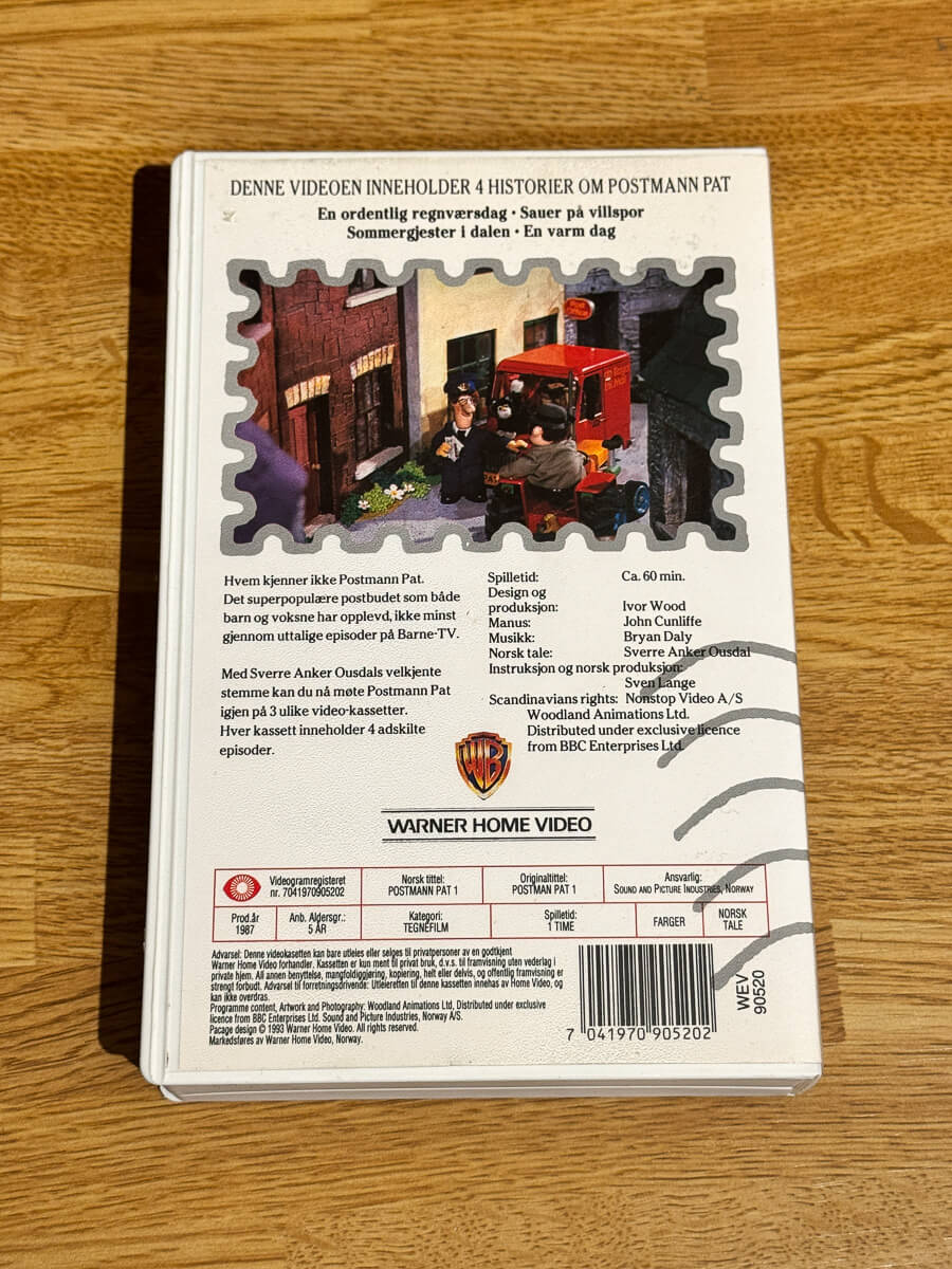 Bakside av cover til Postman Pat – Sauer på villspor på VHS