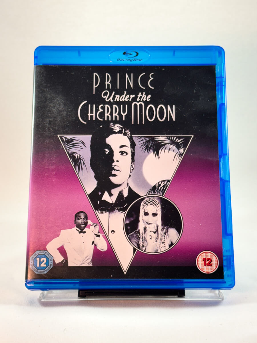 Forside av Blu-ray-cover til Prince – Under the Cherry Moon, bruktfilm hos nettbutikken Brukbar Film