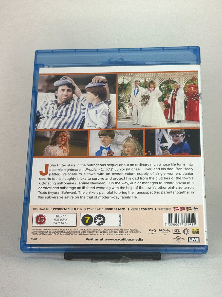 Bakside av Blu-ray-cover til Problem Child 2 – kaos og latter i kjent stil når Junior får en rival, second hand Blu-ray-film fra Brukbar Film.