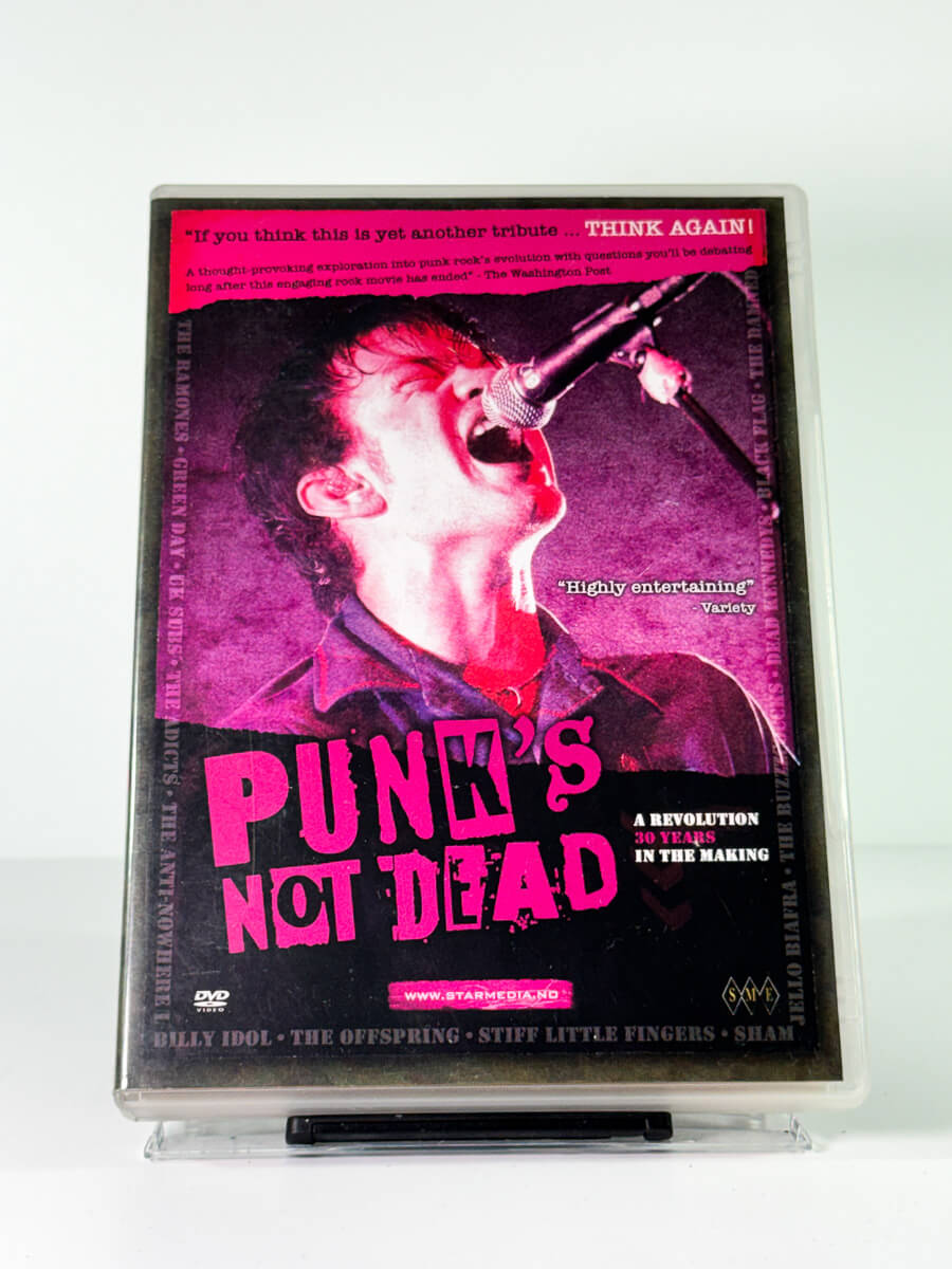 Forside av cover til Punk's Not Dead, bruktfilm hos nettbutikken Brukbar Film