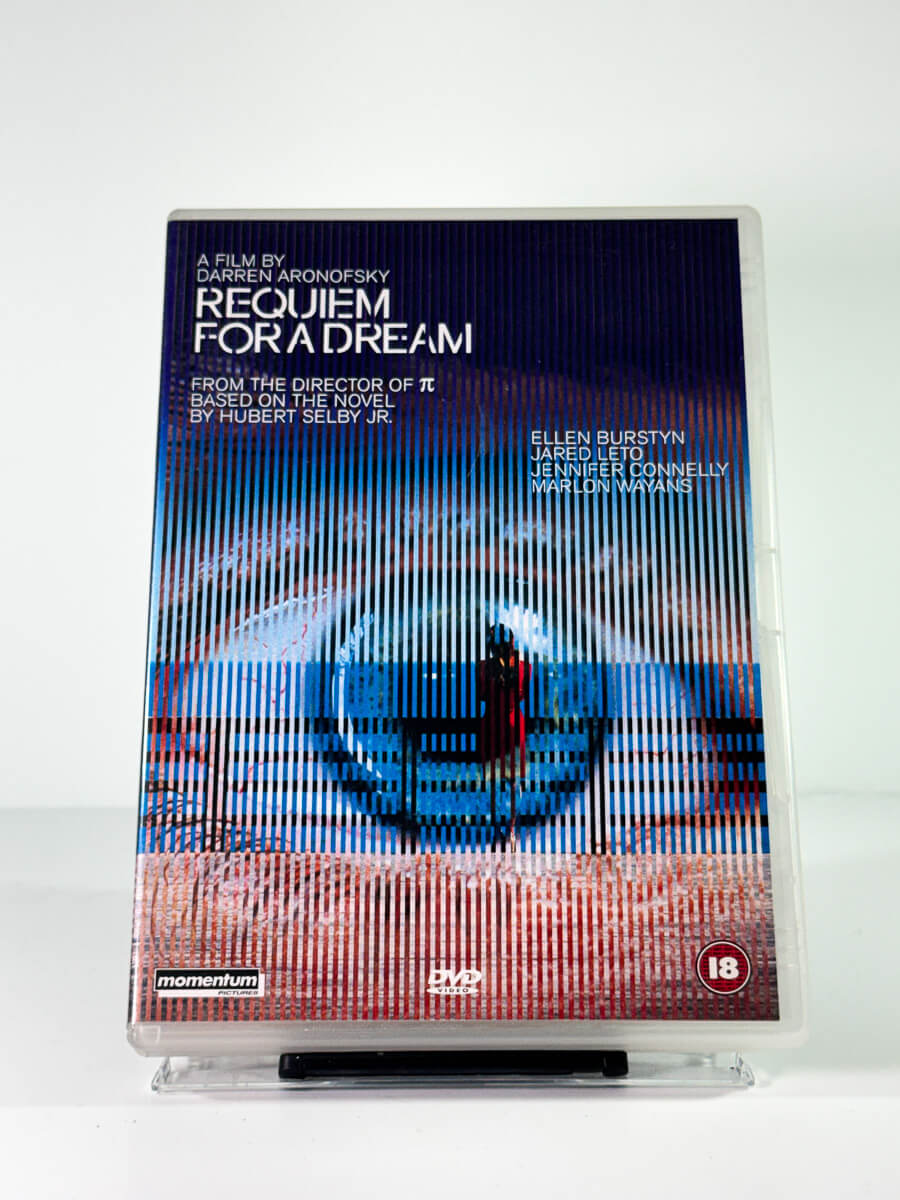 Forside av cover til requiem for a dream, bruktfilm hos nettbutikken Brukbar Film