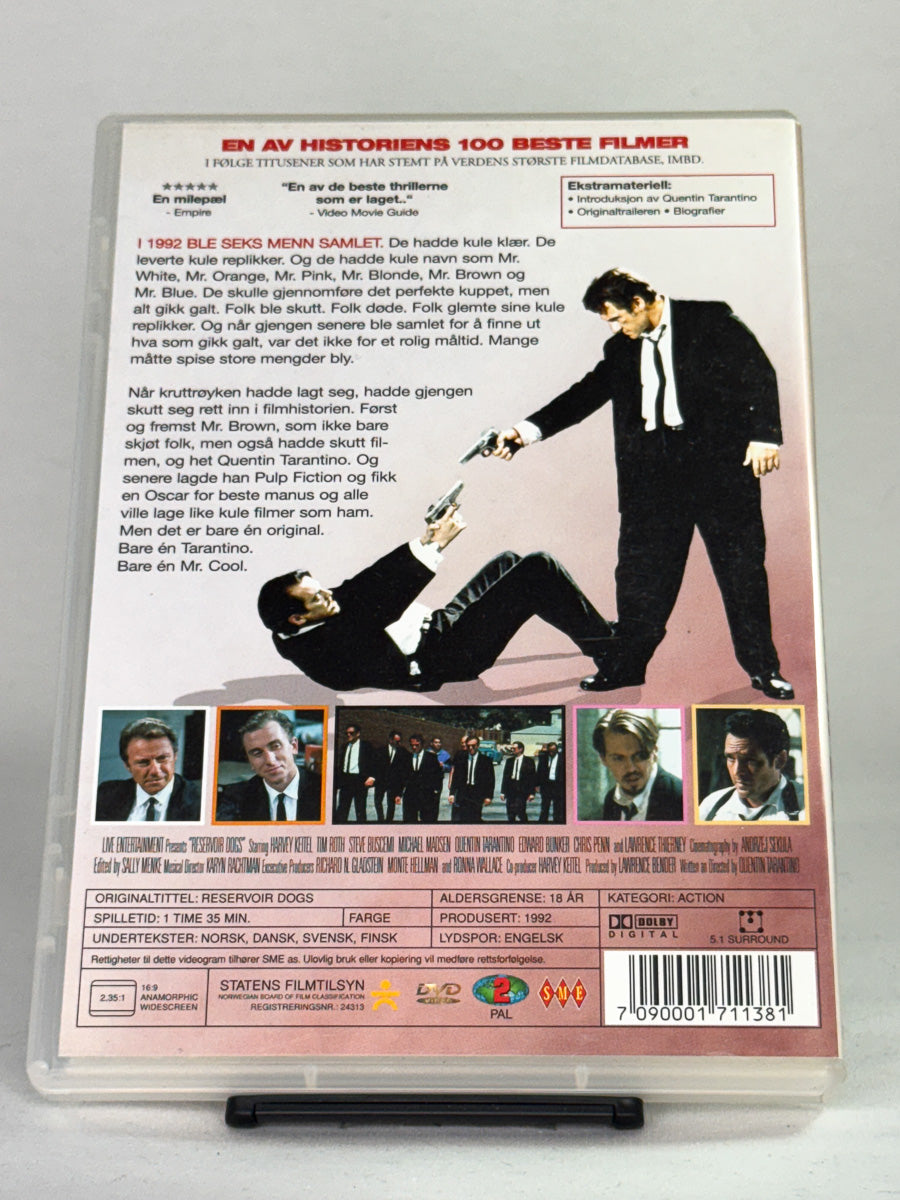Bakside av DVD-cover til Reservoir Dogs – kultklassikeren av Quentin Tarantino med Harvey Keitel og Tim Roth, brukt thrillerfilm på DVD fra Brukbar Film.
