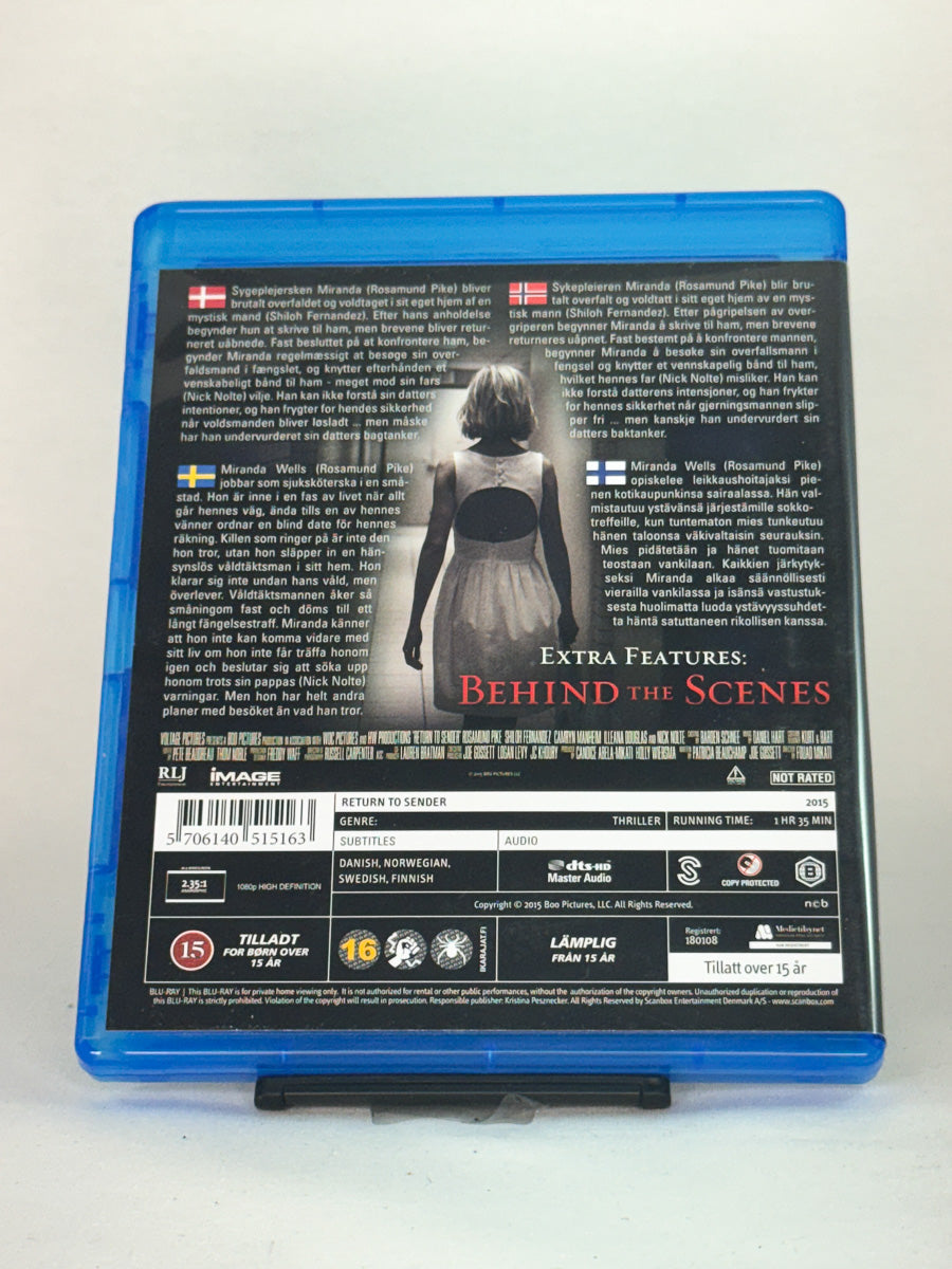 Bakside av Blu-ray-cover til Return to Sender – intens thriller med Nick Nolte og Rosamund Pike, brukt Blu-ray-film hos Brukbar Film.