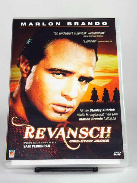Forside av DVD-cover for Revansch – One-Eyed Jacks, westernklassikeren med Marlon Brando; brukt originalt DVD-cover hos Brukbar Film.