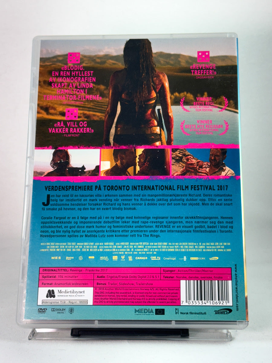 Bakside av DVD-utgivelsen Revenge, second hand film med detaljer om lyd, teksting og bonusinnhold hos Brukbar Film