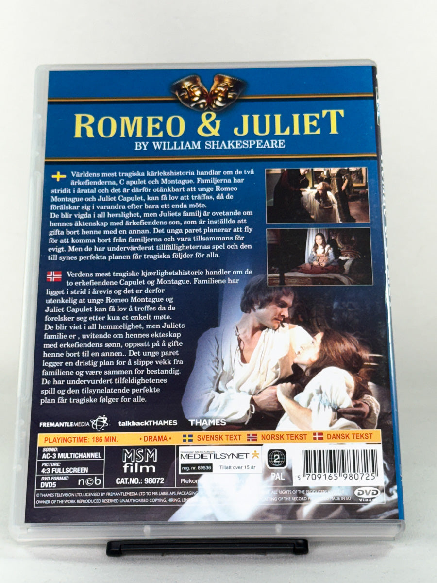 DVD-bakside til filmen Romeo & Julie
Baksiden viser info, spesifikasjoner og eventuell ekstratekst – produktbilde fra nettbutikken Brukbar Film