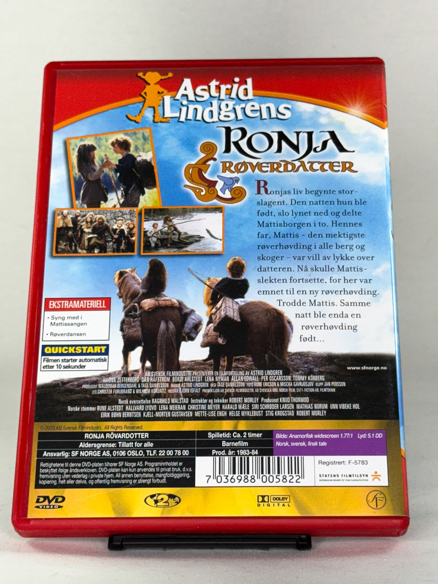 DVD-bakside til filmen Ronja Røverdatter
Baksiden viser info, spesifikasjoner og eventuell ekstratekst – produktbilde fra nettbutikken Brukbar Film
