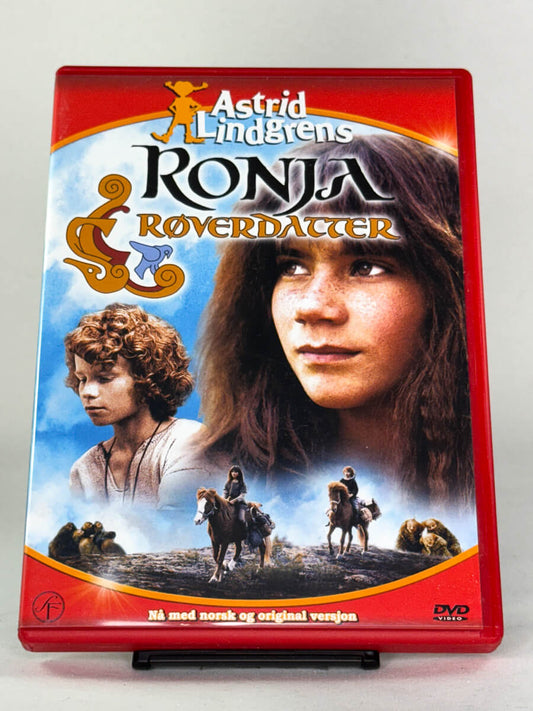 DVD-forside til filmen Ronja Røverdatter
Originalt cover brukt for produktbilde i nettbutikken Brukbar Film