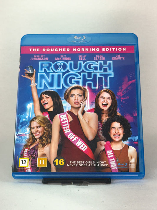 Forside av Blu-ray-cover til Rough Night – vill komedie med Scarlett Johansson og Kate McKinnon, brukt film hos Brukbar Film.