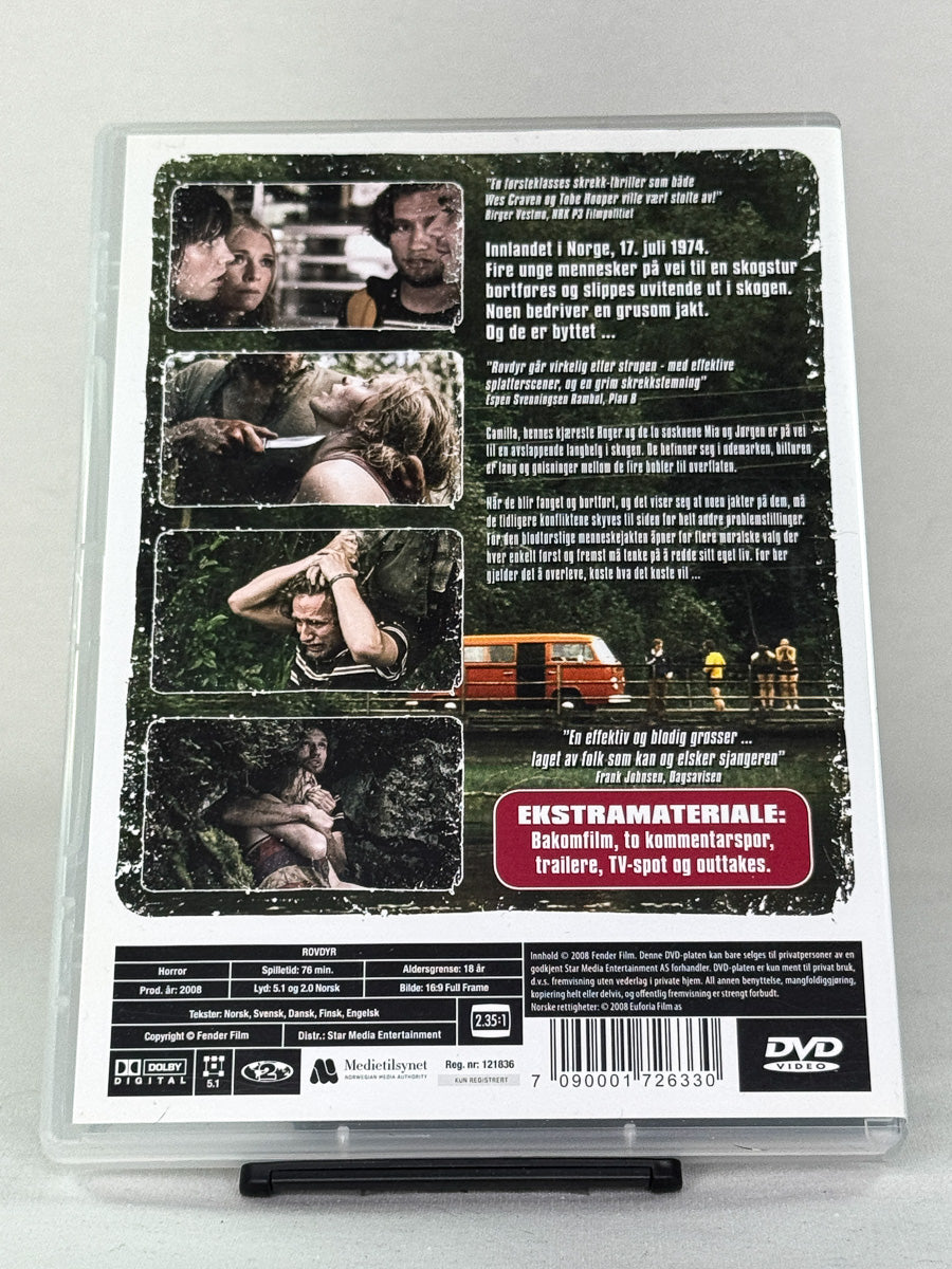 Bakside av DVD-cover til Rovdyr – viser sitater fra norske medier og skrekkfilmomtaler for denne intense survival horror-filmen – brukt DVD tilgjengelig hos Brukbar Film.