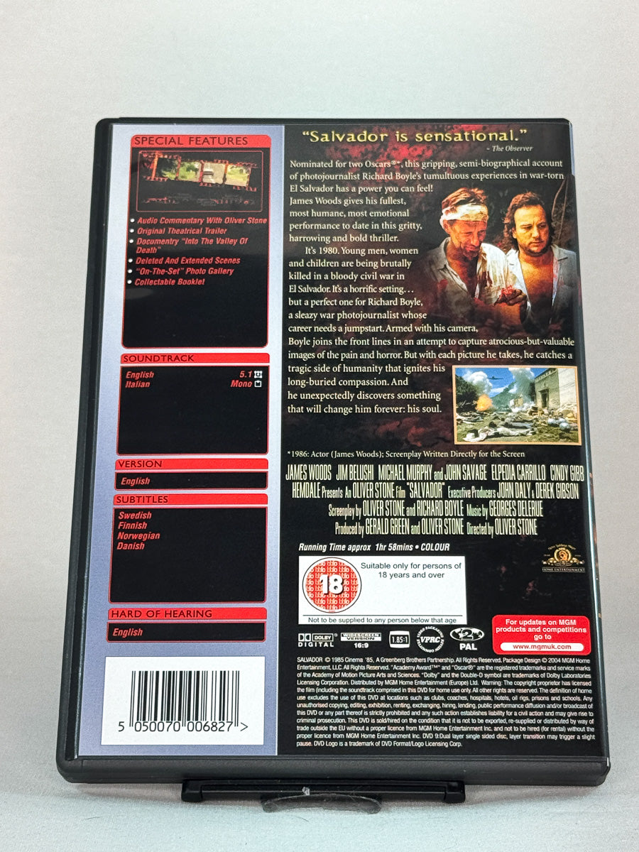 Bakside av DVD-cover til Salvador, brukt DVD hos Brukbar Film
