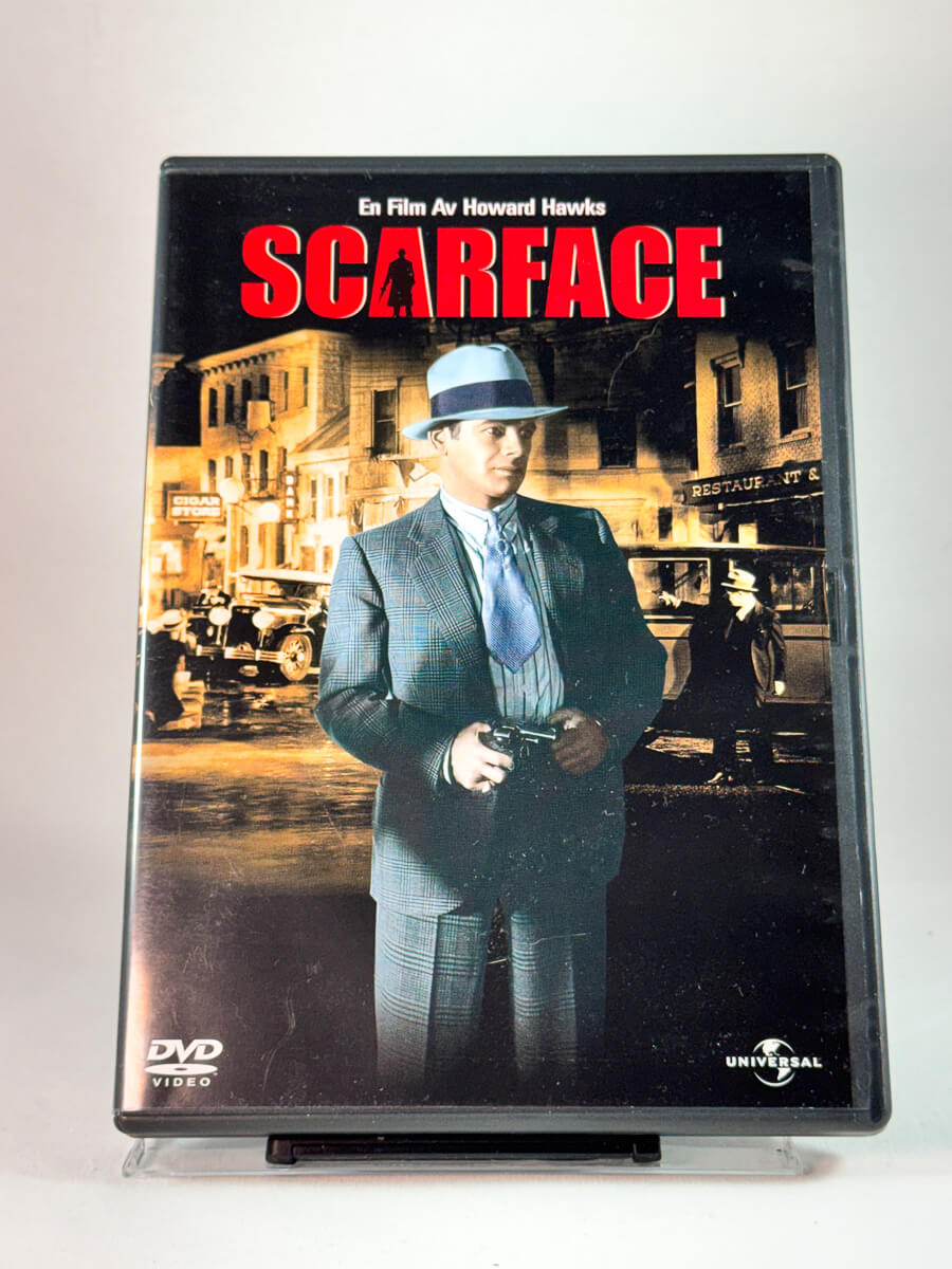 Forside av cover til Scarface, brukt original DVD hos Brukbar Film