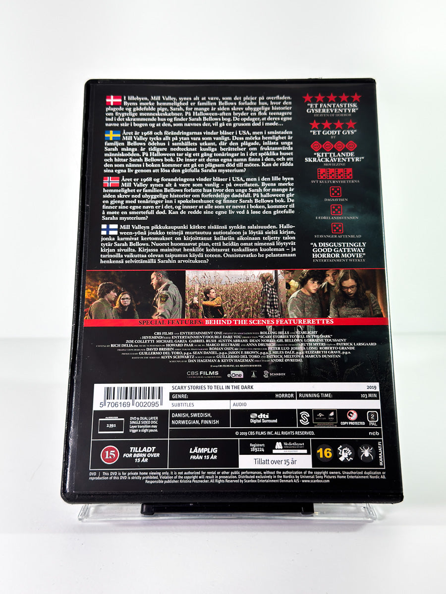 Bakside av cover til Scary Stories to Tell in the Dark, bruktfilm på DVD hos Brukbar Film