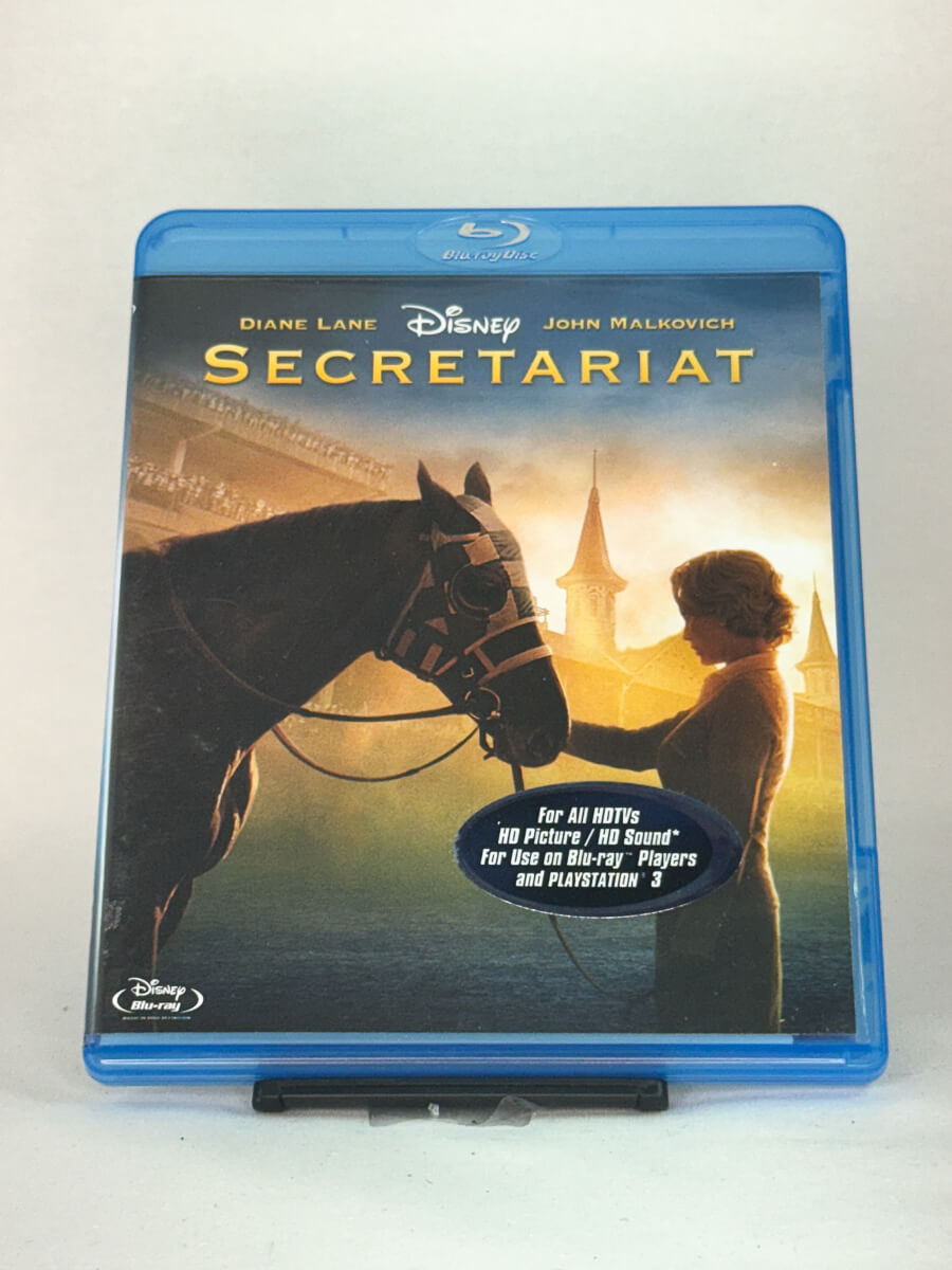 Forside av Blu-ray-cover til Secretariat – inspirerende Disney-drama med Diane Lane og John Malkovich, brukt film hos Brukbar Film.