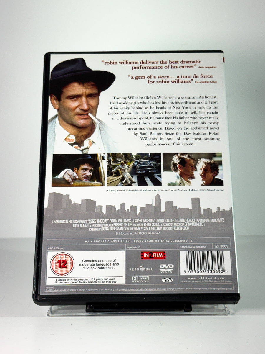 Bakside av cover til Seize the Day, bruktfilm på DVD hos Brukbar Film