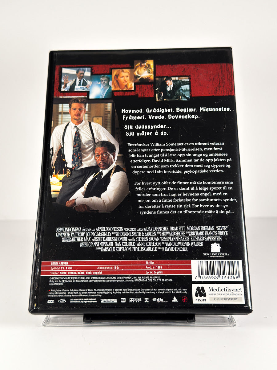 Bakside av cover til Seven på DVD