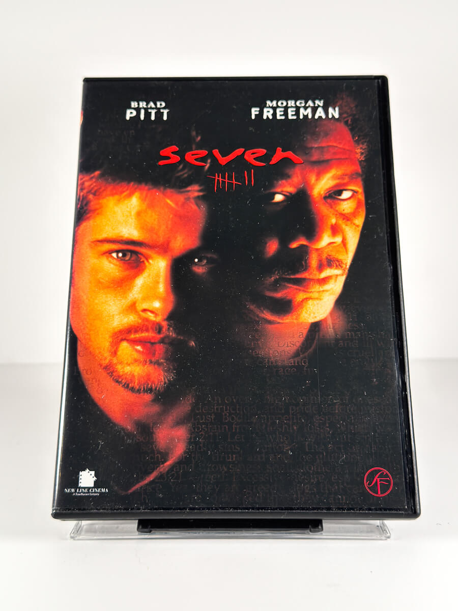Forside av cover til Seven på DVD