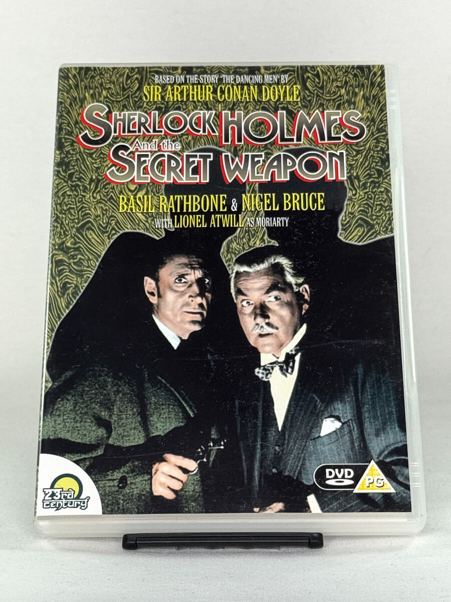 Forside av DVD-cover for Sherlock Holmes and the Secret Weapon, en klassisk detektivfilm basert på Conan Doyle; brukt DVD hos Brukbar Film.