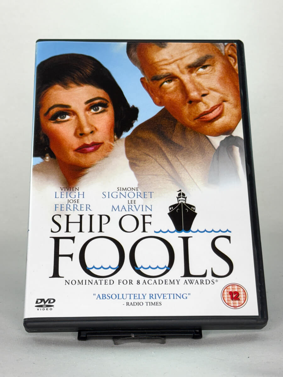 Forside av DVD-cover til Ship of Fools – Oscar-nominert drama med Vivien Leigh, Simone Signoret og Lee Marvin, brukt DVD hos Brukbar Film.